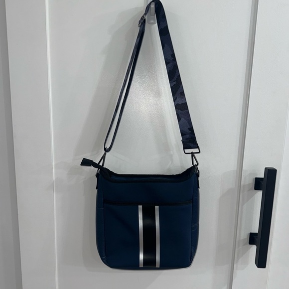 Haute Shore Blake Epic Navy Camo Neoprene Crossbody Bag Stripe - Picture 2 of 14